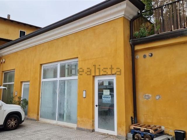 Locale in vendita di 548 m² in Via San Felice, 255