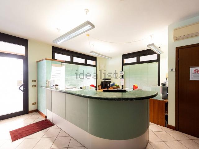 Locale in vendita di 54 m² in Via Agnese Pasta, 30