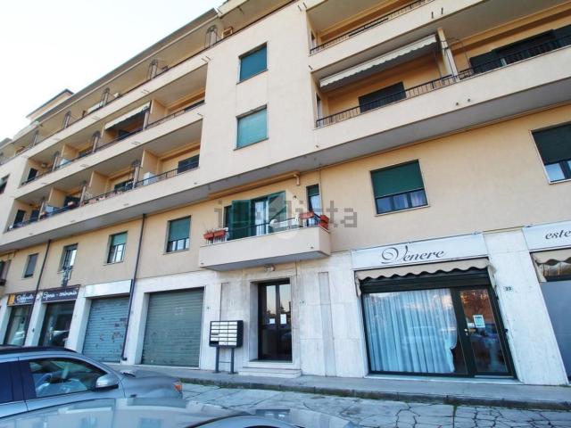 Locale in vendita di 54 m² in Via Amerigo Vespucci, 19