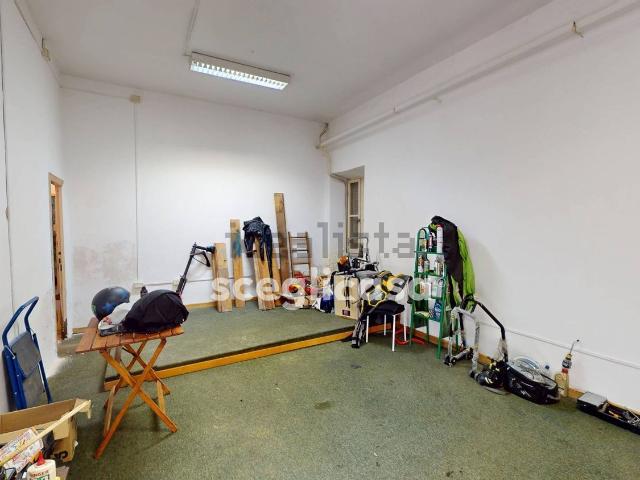 Locale in vendita di 54 m² in Via delle Catacombe di Generosa, 19