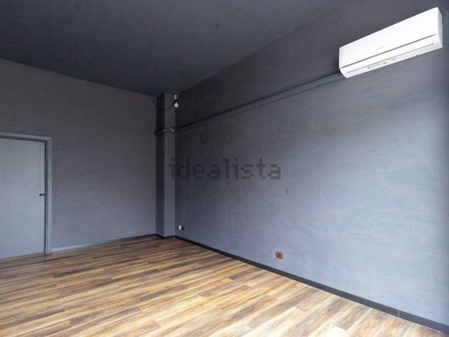 Locale in vendita di 54 m² in Via Giacomo Matteotti, 18