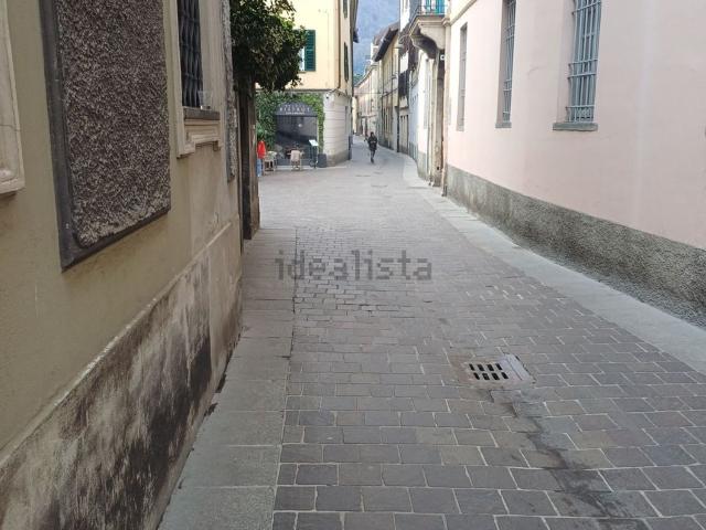 Locale in vendita di 54 m² in Via Indipendenza, 60