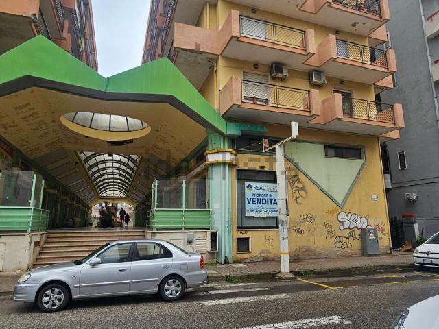 Locale in vendita di 54 m² in Via San Giovanni Bosco, 140