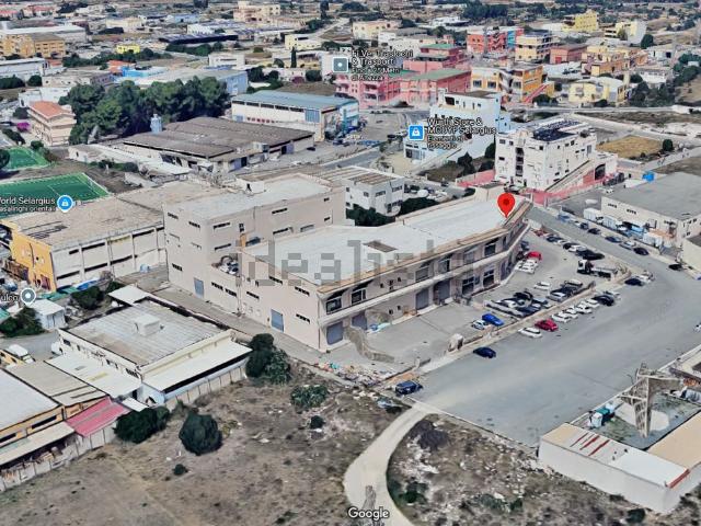 Locale in vendita di 550 m² in Via Pitagora, 9
