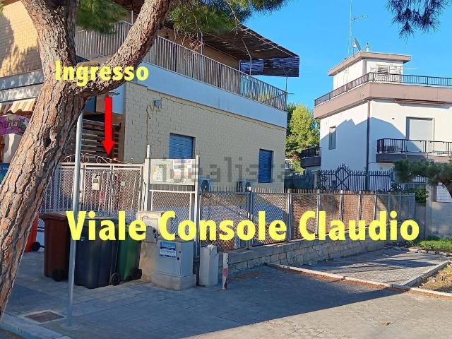 Locale in vendita di 550 m² in Viale Foggia, 7