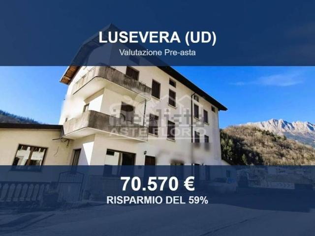 Locale in vendita di 554 m² in Frazione Vedronza, 58