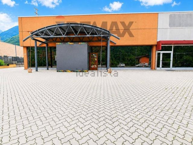 Locale in vendita di 555 m²