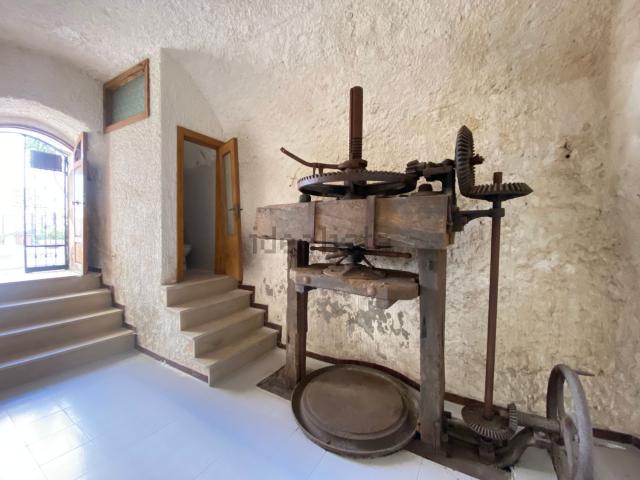 Locale in vendita di 55 m² in Vico Nettuno, 4