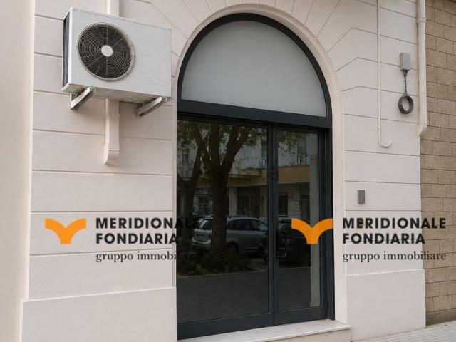 Locale in vendita di 55 m² in Via Taranto, 71