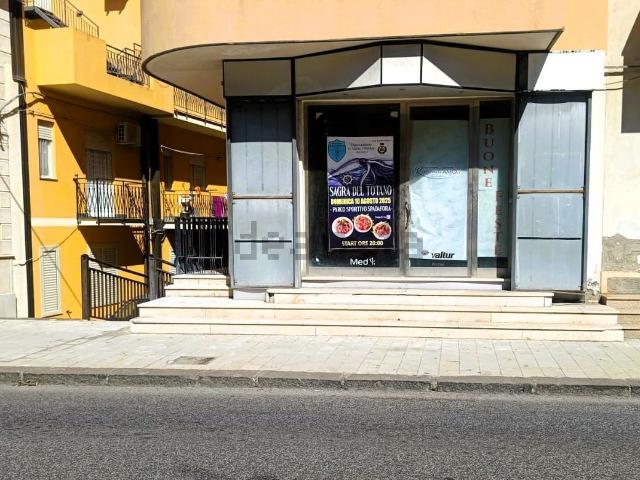 Locale in vendita di 55 m² in Via Umberto I, 30
