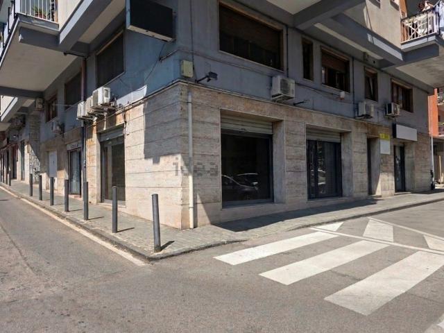 Locale in vendita di 55 m² in Via Vincenzo Virno, 15