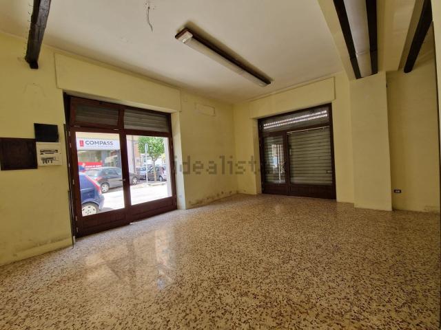 Locale in vendita di 55 m² in Via XXIV Maggio, 166