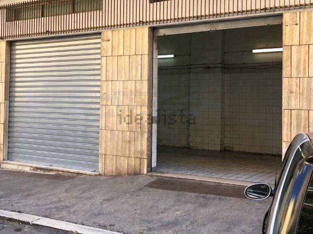 Locale in vendita di 55 m² in Via Antonio Raimondi