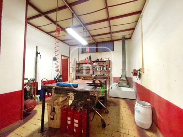 Locale in vendita di 55 m² in Via Assoro
