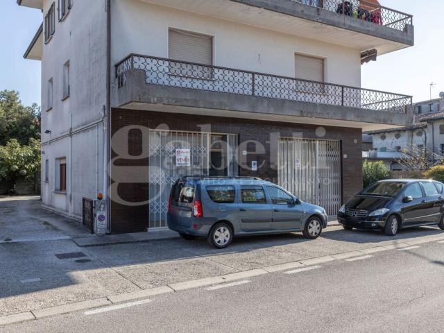 Locale in vendita di 55 m² in Via Bainsizza, 6