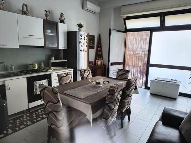 Locale in vendita di 55 m² in Via Belsito Monsignore Antonio, 38