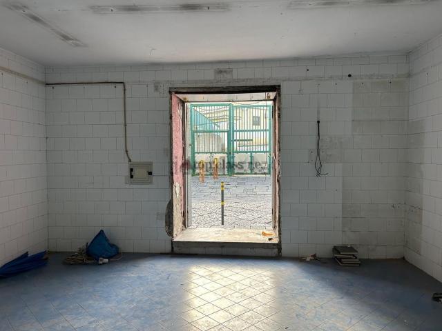 Locale in vendita di 55 m² in Via Bosco di Capodimonte