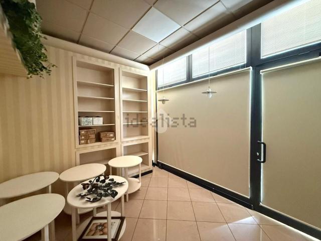 Locale in vendita di 55 m² in Via Chiara Varotari, 3