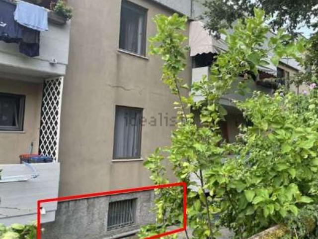 Locale in vendita di 55 m² in Via degli Olivi