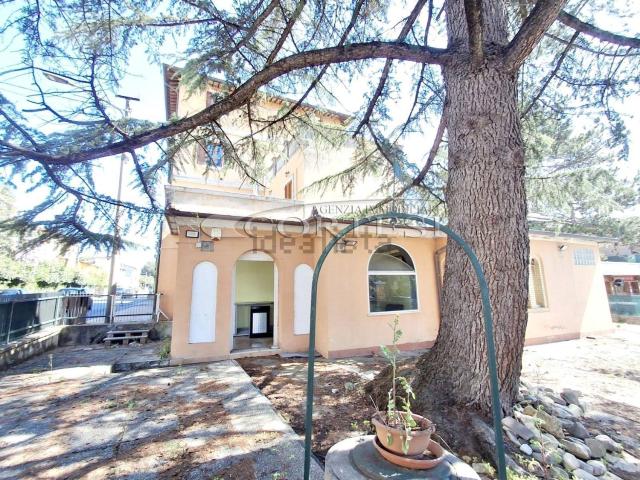 Locale in vendita di 55 m² in Via delle Marche