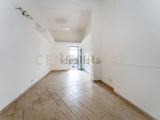 Locale in vendita di 70 m² in Via Nizzeti