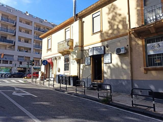 Locale in vendita di 55 m² in Via Emilia