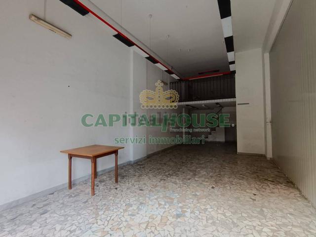 Locale in vendita di 55 m² in Via Enrico Tazzoli