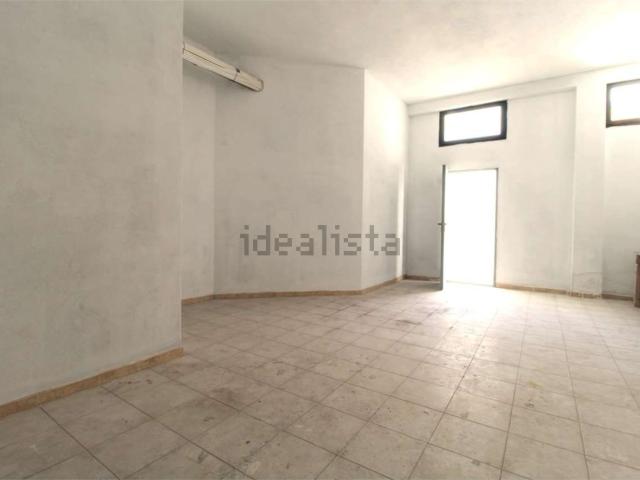 Locale in vendita di 55 m² in Via G. di Vittorio