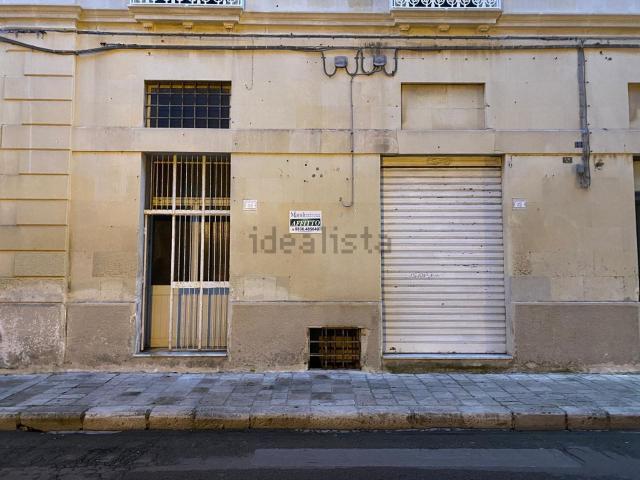Locale in vendita di 55 m² in Via ginnasio, 24