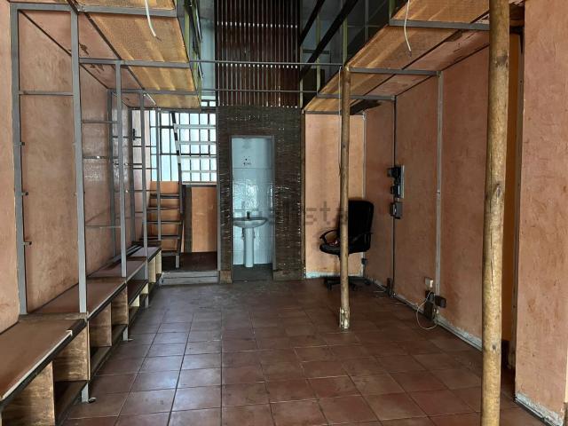 Locale in vendita di 55 m² in Via Giovanni Marsaglia