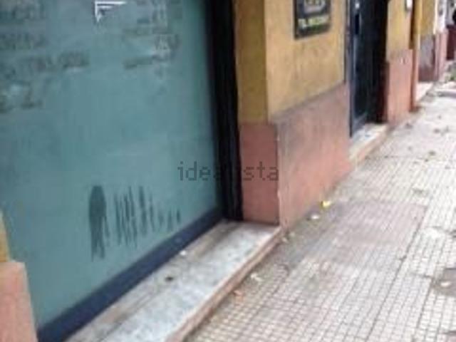 Locale in vendita di 55 m² in Via Giuseppe la Farina