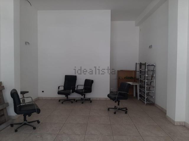 Locale in vendita di 55 m² in Via Leonardo Da Vinci