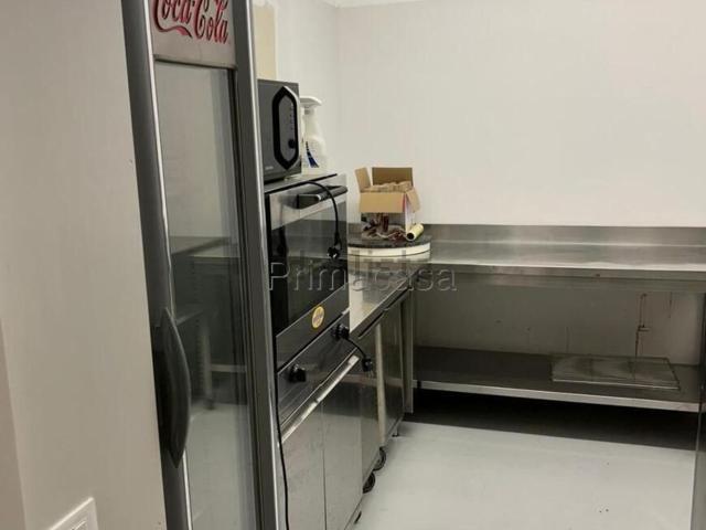 Locale in vendita di 55 m² in Via Leonardo da Vinci