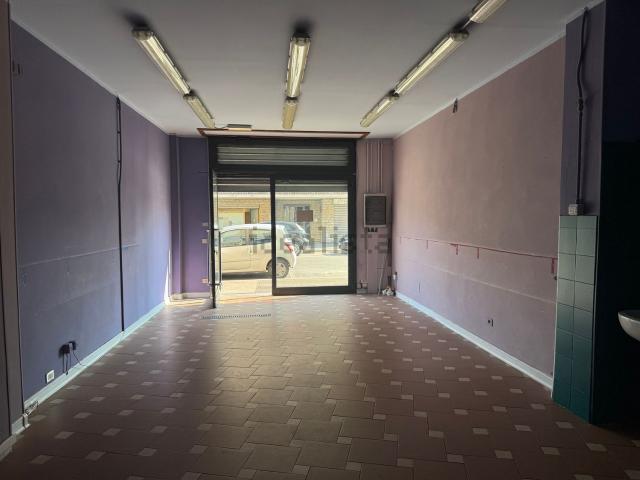 Locale in vendita di 55 m² in Via Lunga