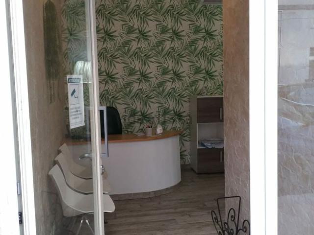 Locale in vendita di 55 m² in Via Marche, 5
