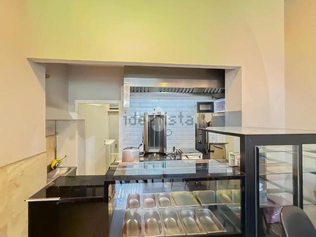 Locale in vendita di 55 m² in Via Padana Superiore, 8