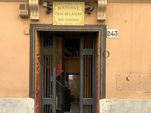 Locale in vendita di 55 m² in Via Sicilia, 243