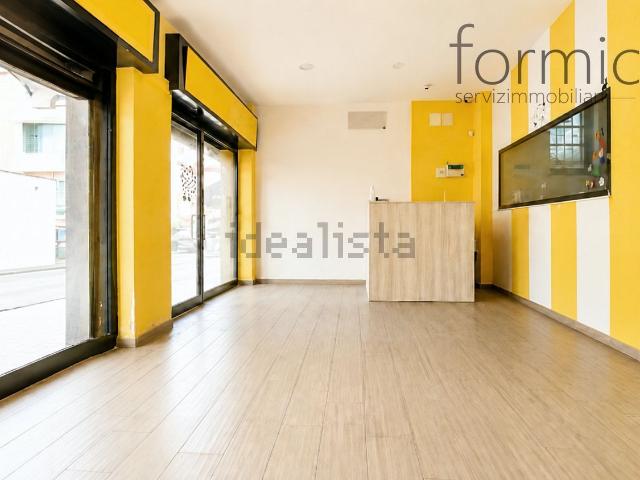 Locale in vendita di 55 m² in Viale Leone, 2