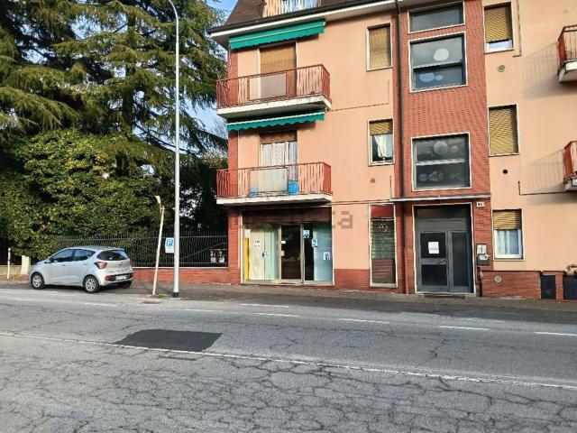 Locale in vendita di 55 m² in Viale Padre G. B. Aguggiari, 64