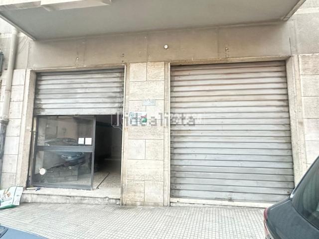 Locale in vendita di 55 m² in Viale Principe Umberto