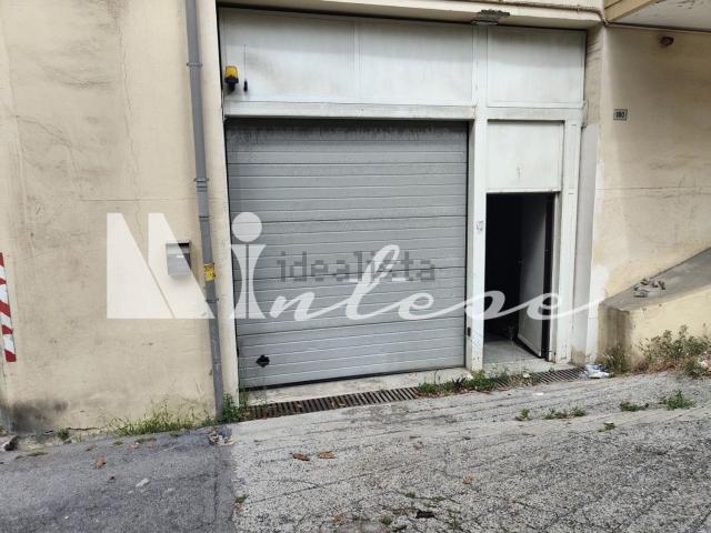 Locale in vendita di 560 m² in Corso degli Inglesi