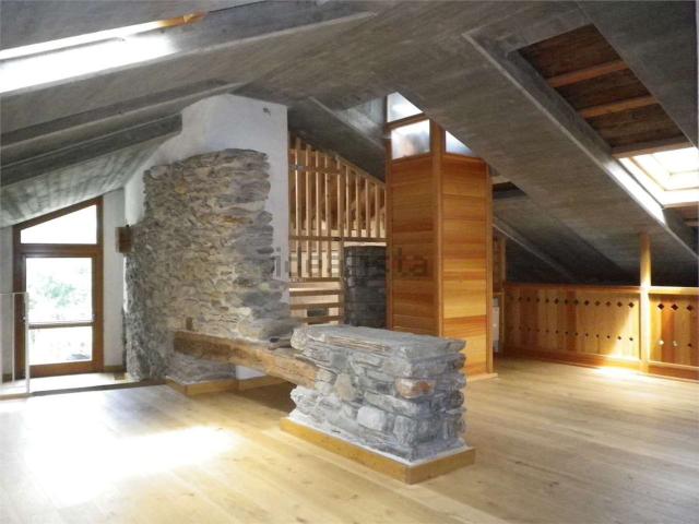 Locale in vendita di 560 m² in Località Miseregne