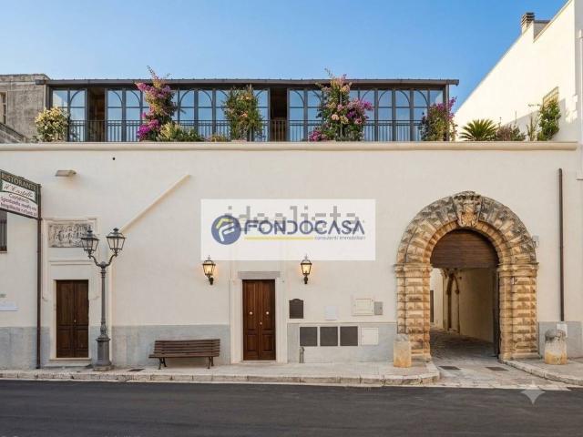 Locale in vendita di 565 m² in Via Roma, 30