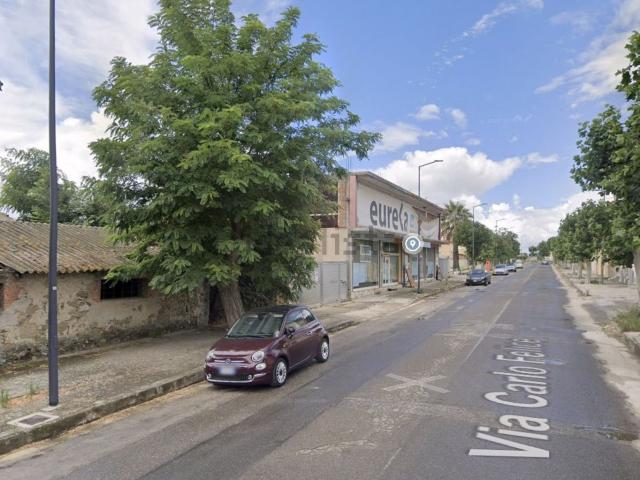 Locale in vendita di 568 m² in Via Carlo Felice, 333
