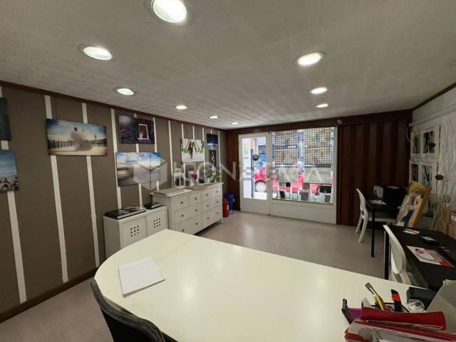 Locale in vendita di 56 m² in Via Alessandro Maria Calefati