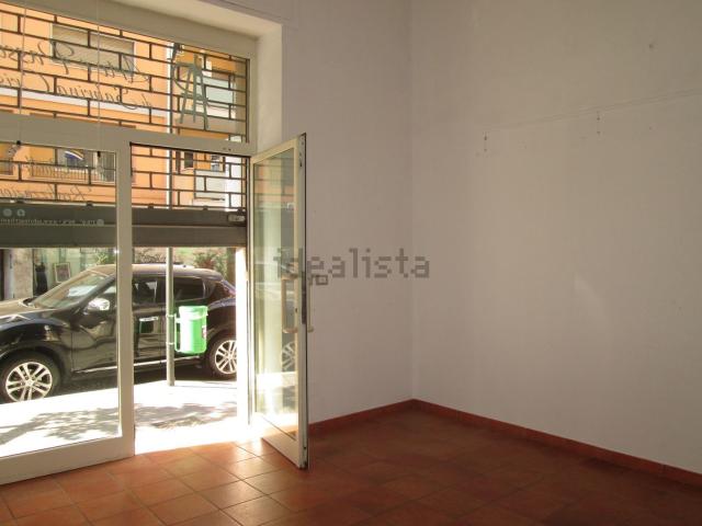 Locale in vendita di 56 m² in Via Chieti, 5