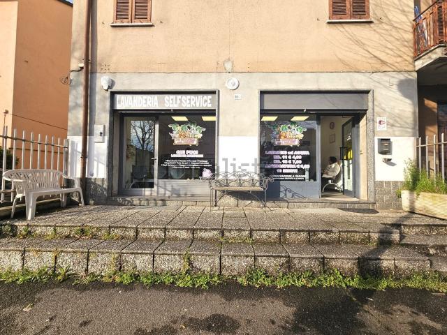Locale in vendita di 56 m² in Via Iginio Rota