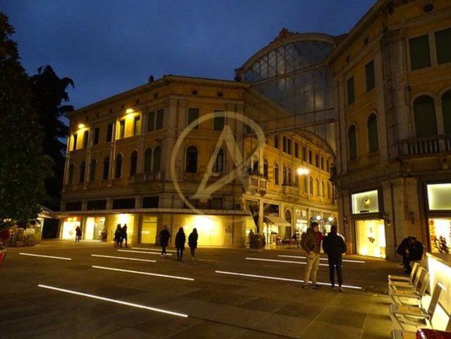 Locale in vendita di 56 m² in Via Mestrina, 10