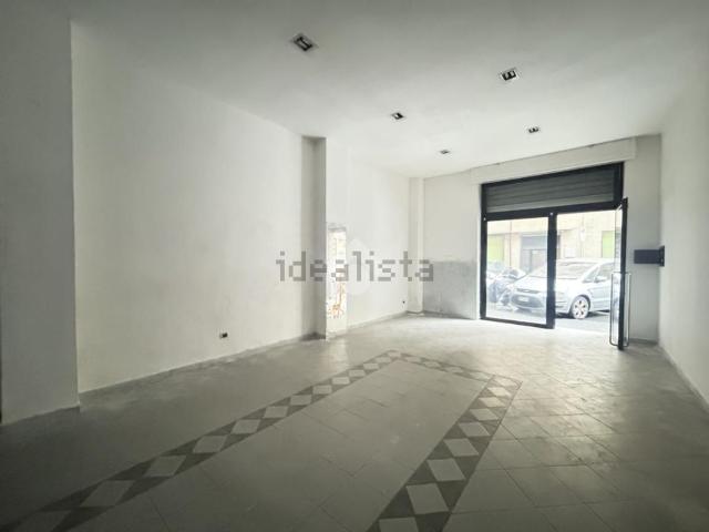 Locale in vendita di 56 m² in Via Nino Ricciardi, 35