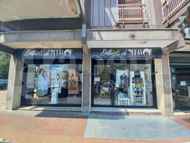 Locale in vendita di 56 m² in Via Nicola Garrone